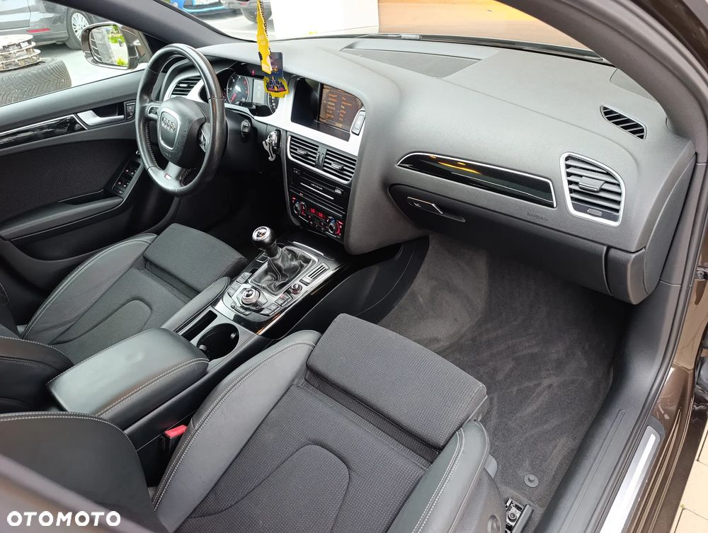 Audi A4 Avant - 15
