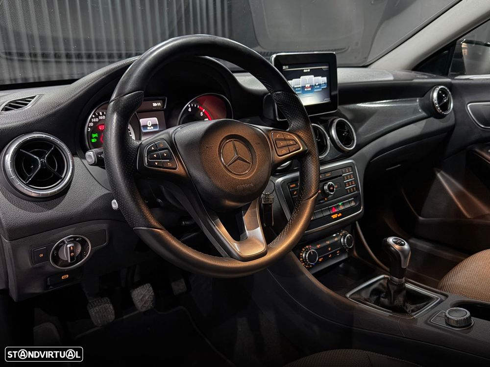 Mercedes-Benz CLA 180 d Shooting Brake Style - 11