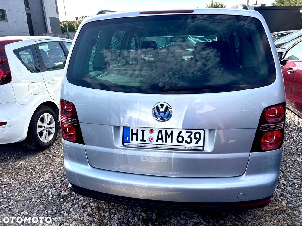 Volkswagen Touran - 4