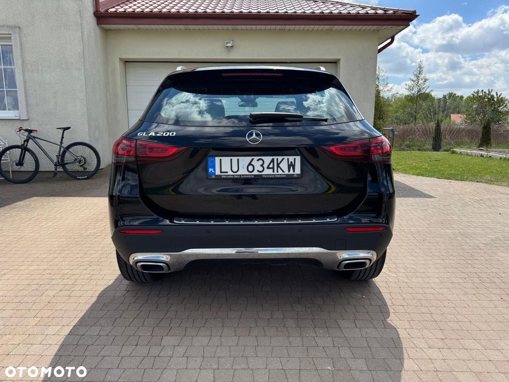 Mercedes-Benz GLA 200 Business Edition - 4