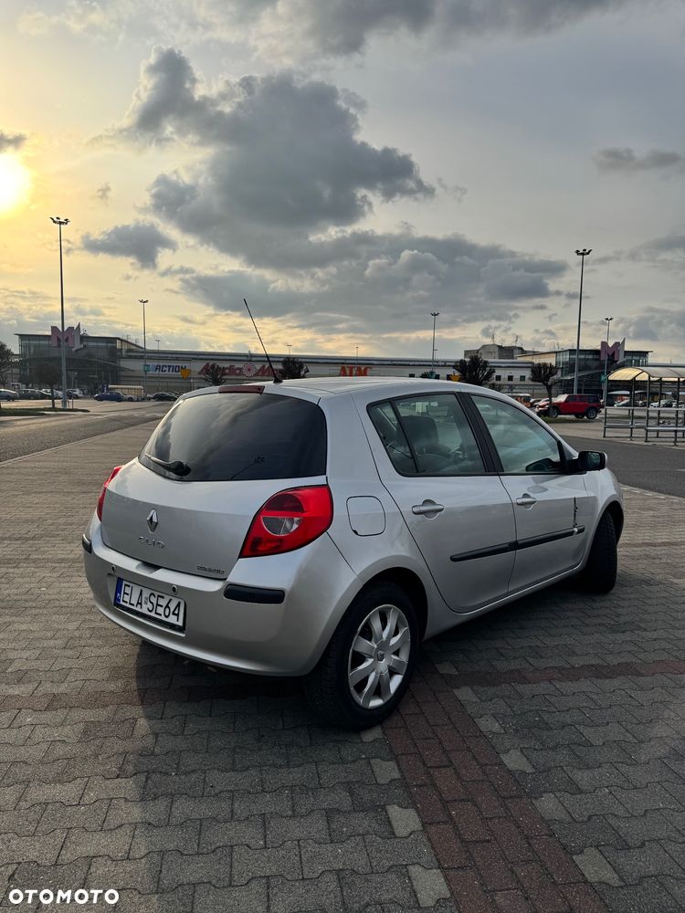 Renault Clio - 2