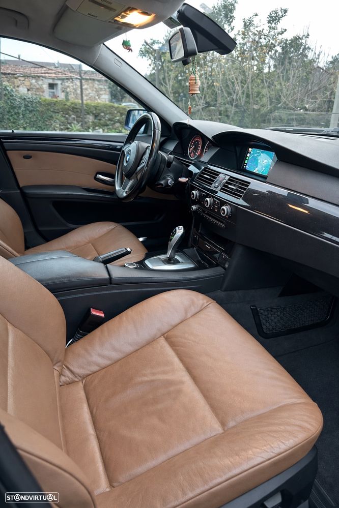 BMW 520 dA Executive - 12