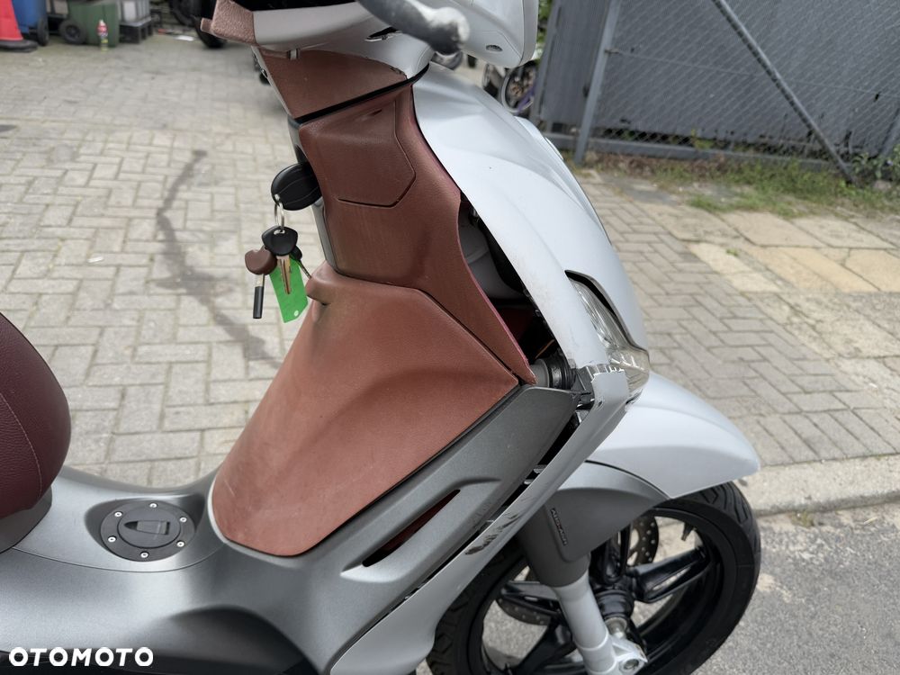 Piaggio Beverly - 18
