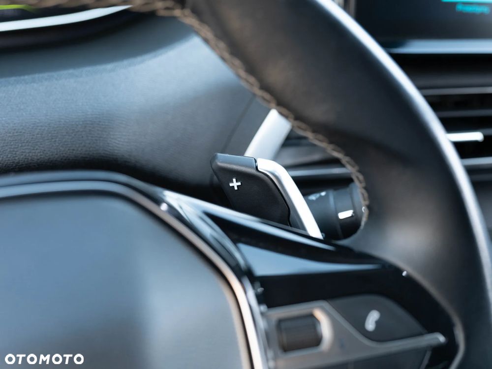 Peugeot 3008 1.6 PureTech Hybrid PHEV Allure Pack S&S EAT8 - 28