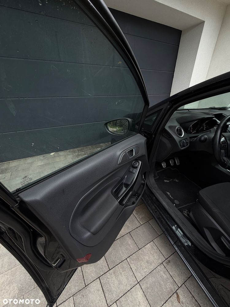 Ford Fiesta - 24