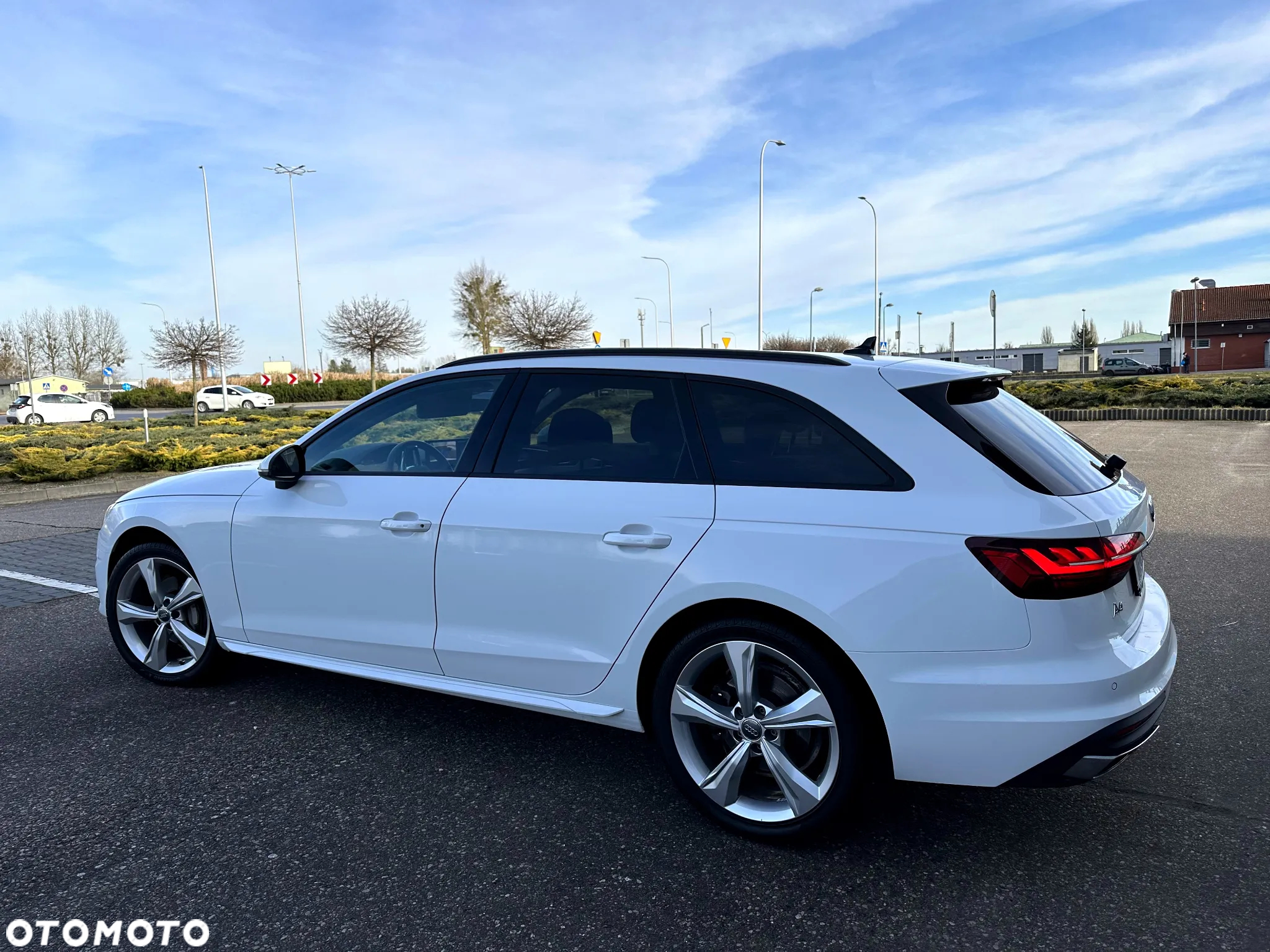 Audi A4 Avant 40 TDI quattro S tronic S line - 9
