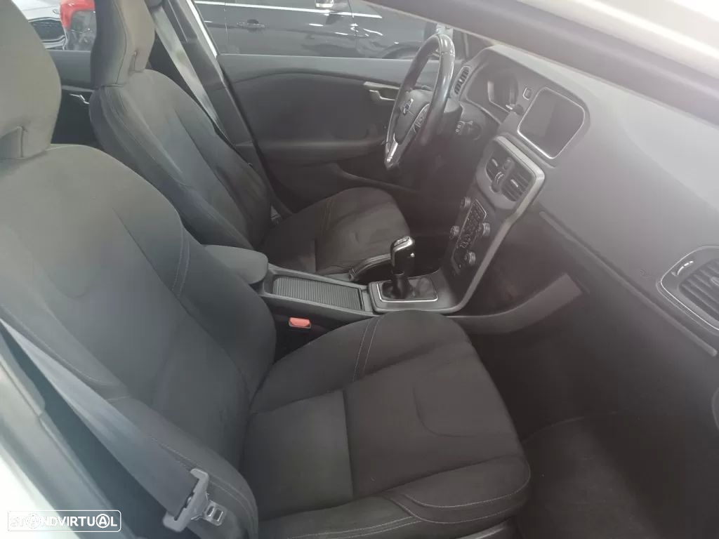 Volvo V40 Cross Country 2.0 D2 Kinetic - 27