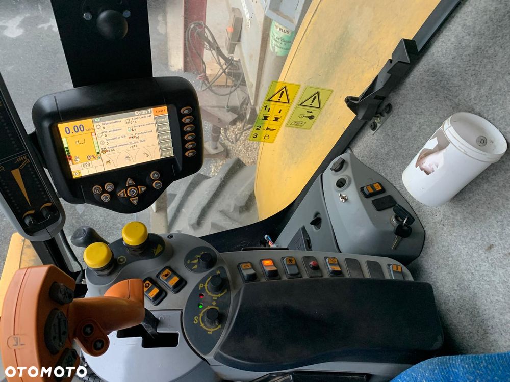 New Holland CSX 7070 - 9