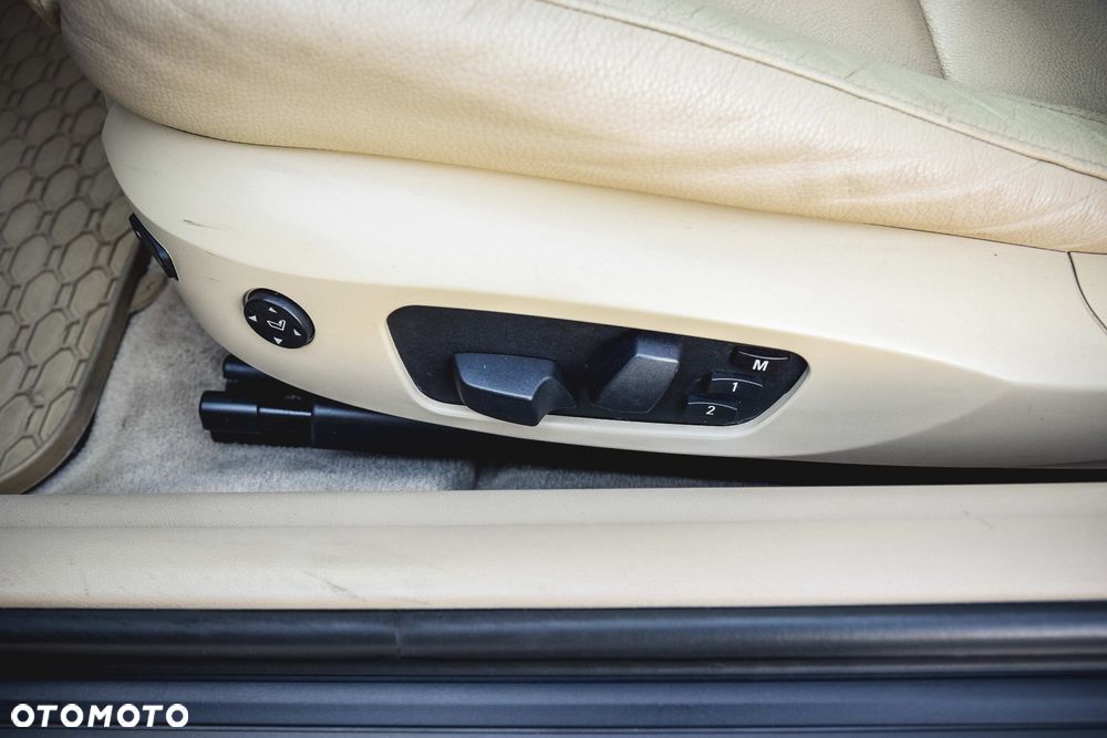 BMW Seria 3 335i Edition Exclusive - 12