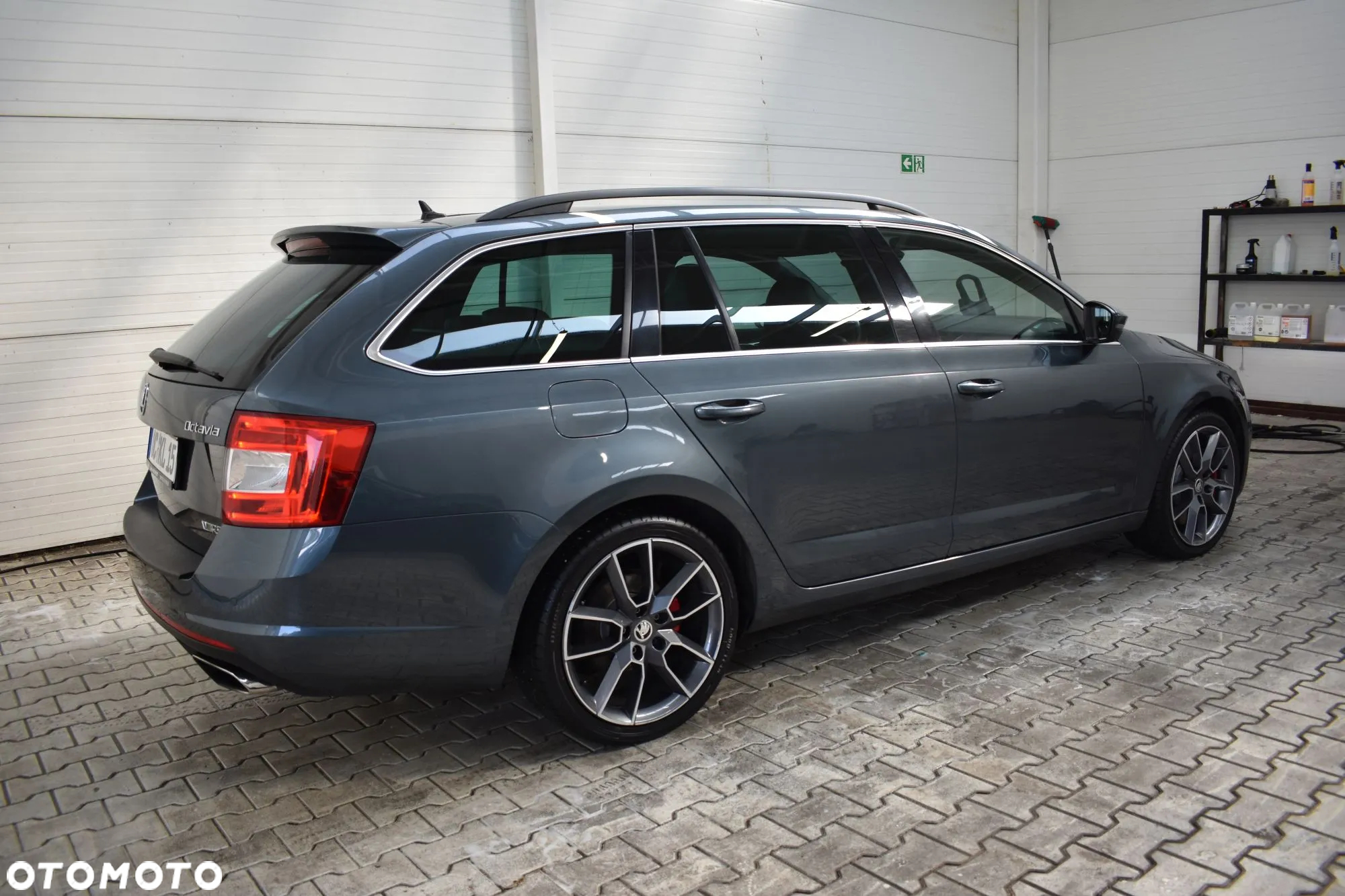 Skoda Octavia Combi 2.0 TSI (Green tec) RS - 11