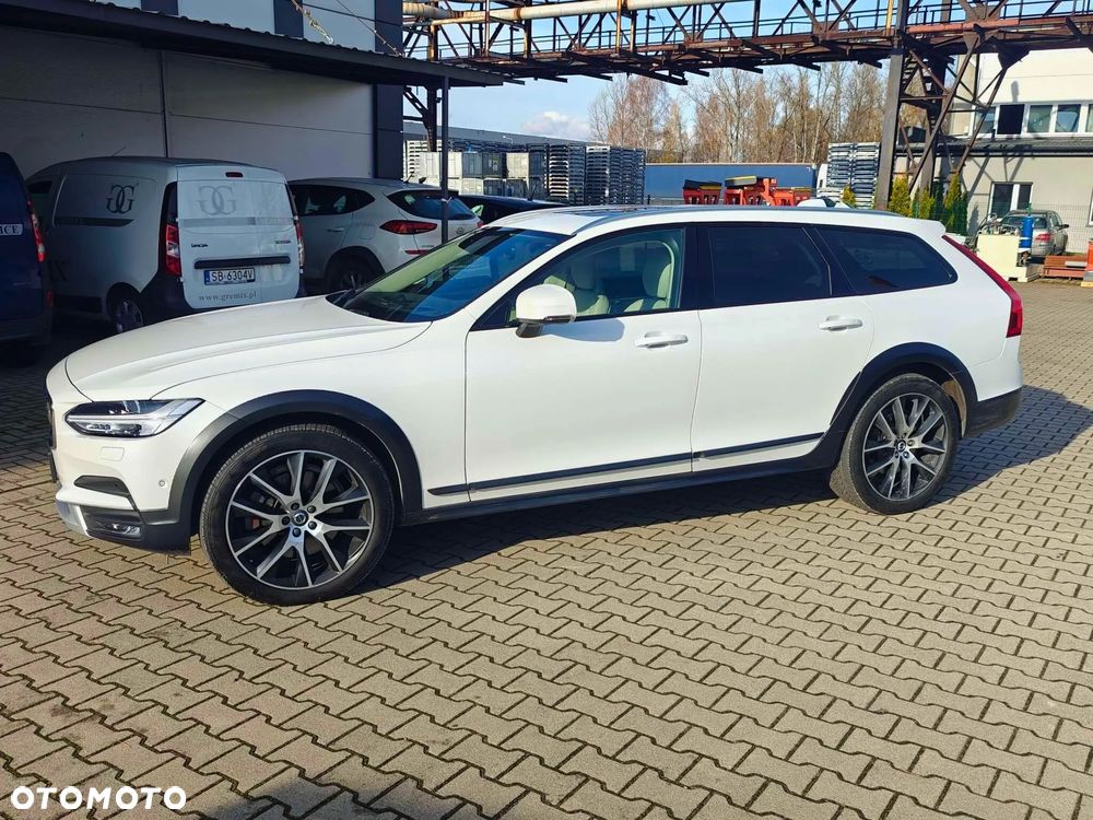Volvo V90 Cross Country - 1