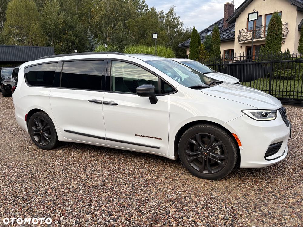 Chrysler Pacifica - 2