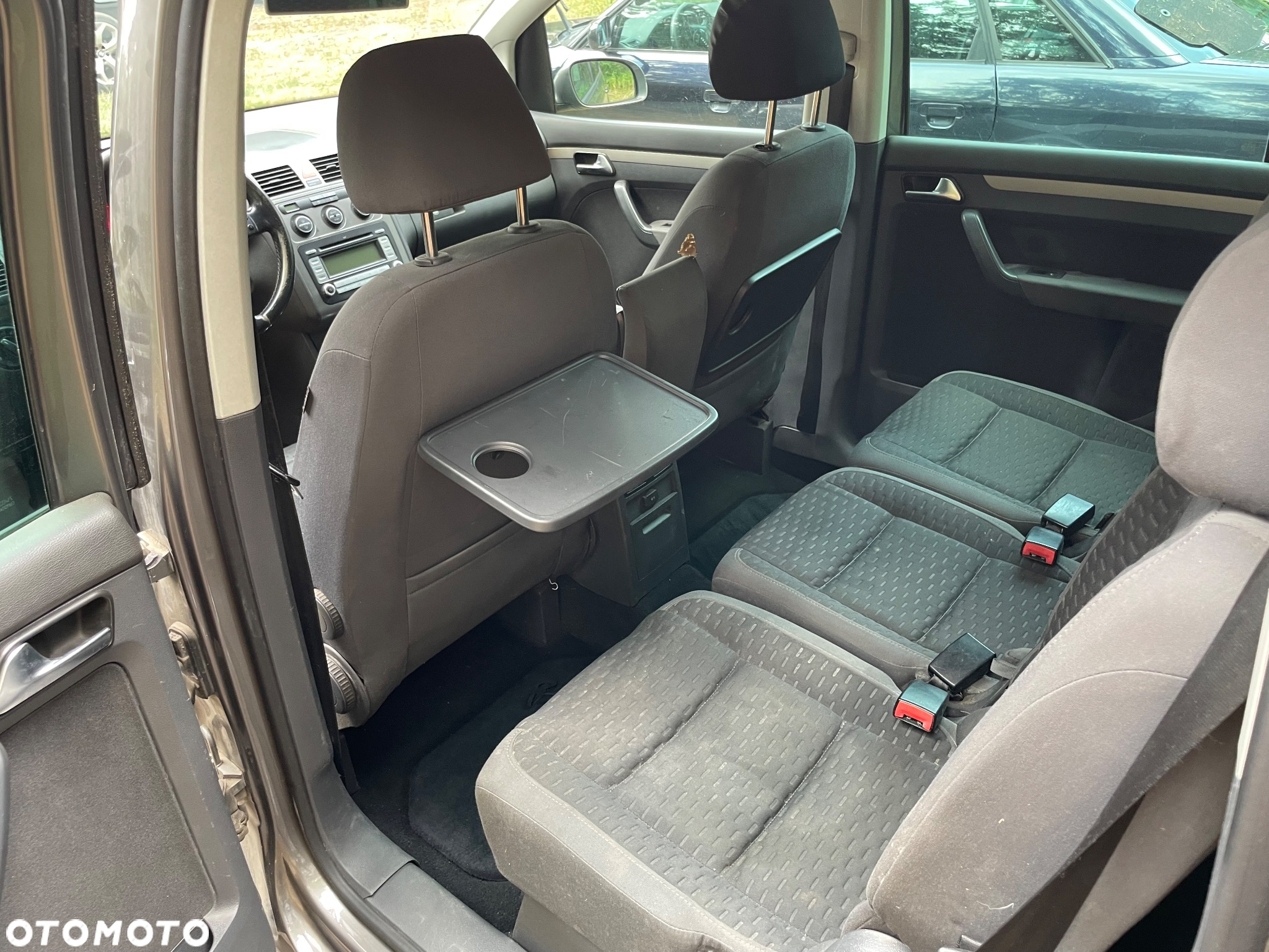 Volkswagen Touran 2.0 TDI Trendline DSG - 9