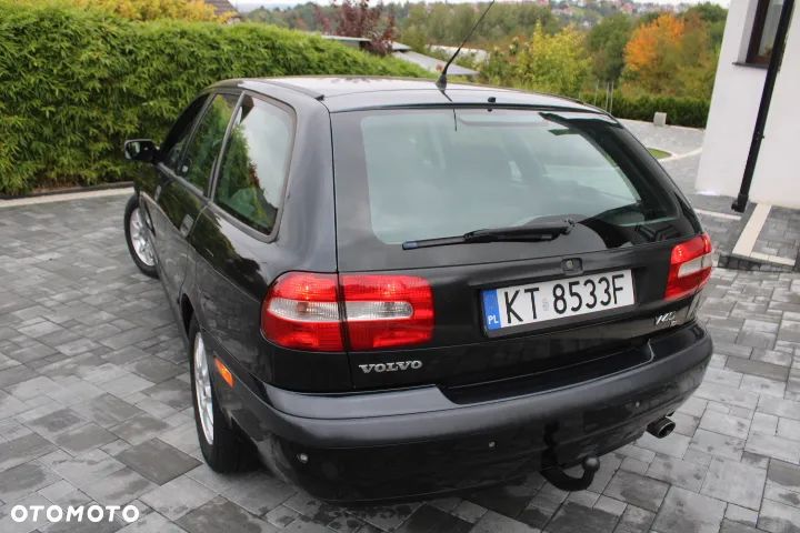 Volvo V40 1.8 - 25