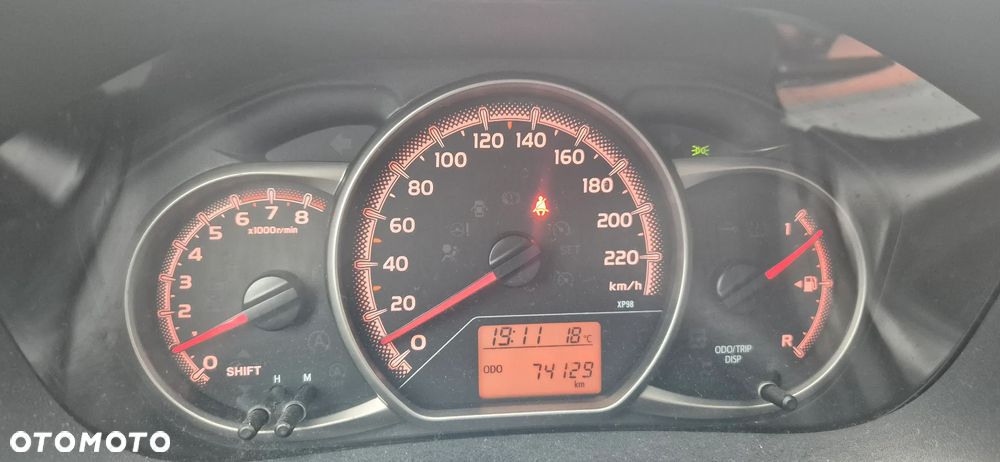 Toyota Yaris 1.0 Premium - 18