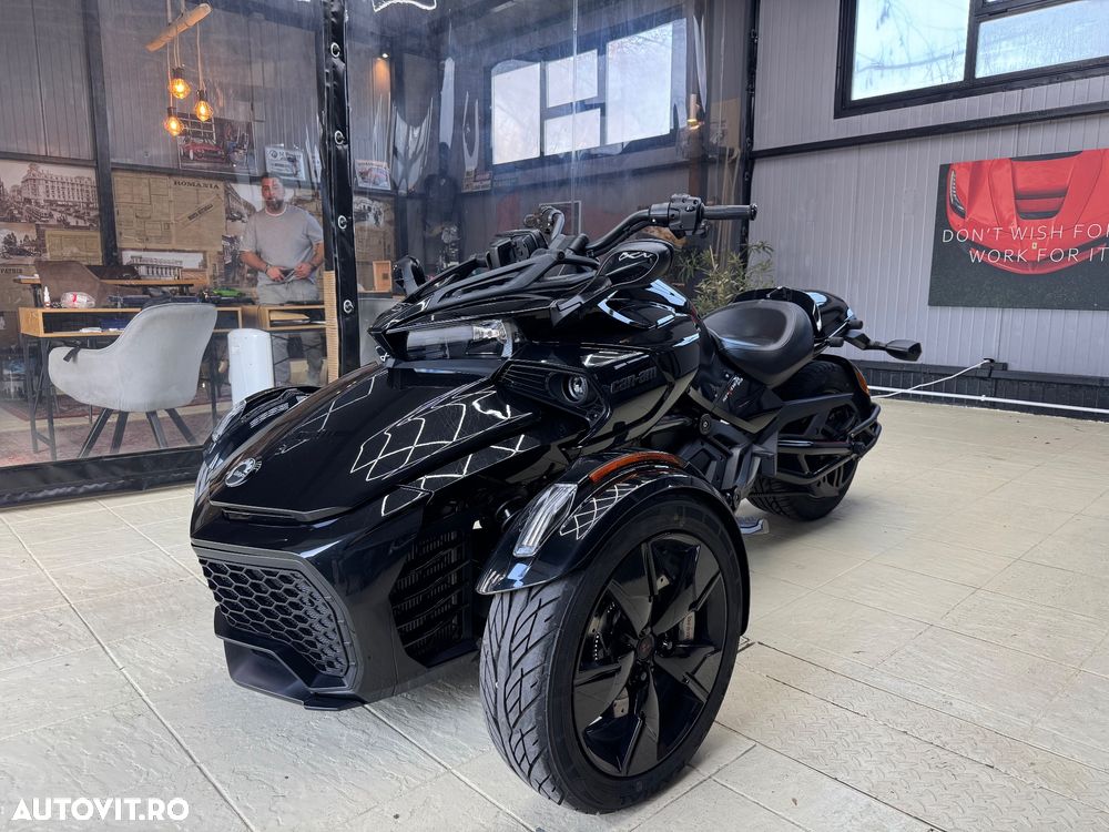 Can-Am Spyder - 2