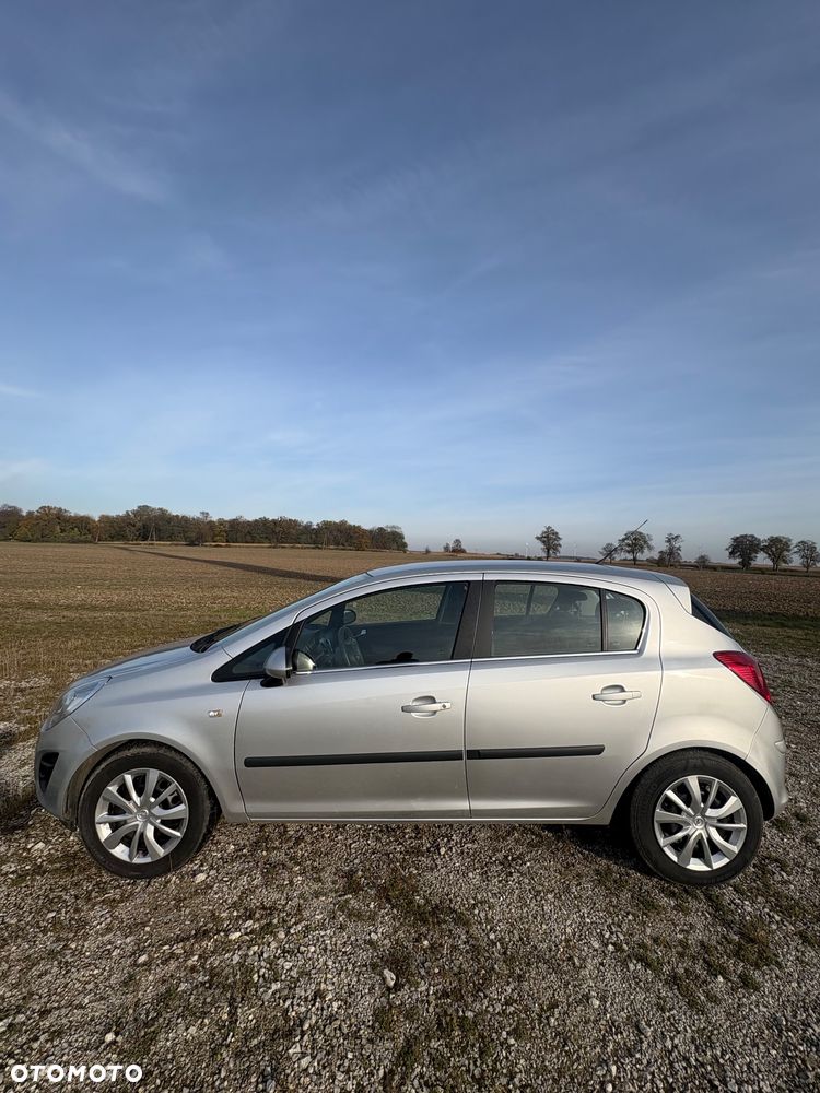 Opel Corsa 1.2 16V 111 - 2