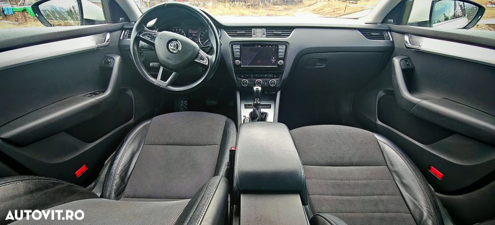 Skoda Octavia 2.0 TDI AMBITION DSG - 9
