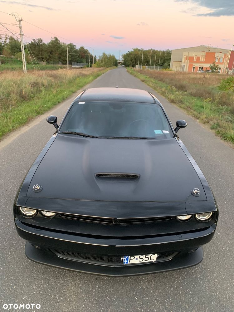 Dodge Challenger - 25