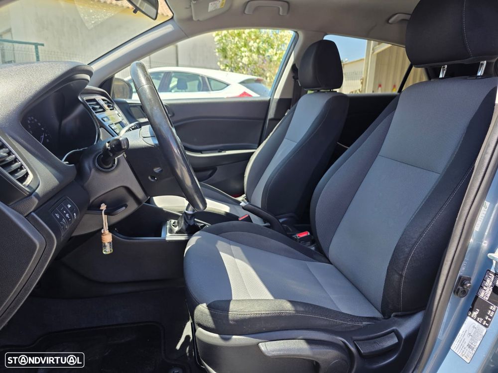 Hyundai i20 1.1 CRDi Comfort+Pack Look+JLL16 - 4
