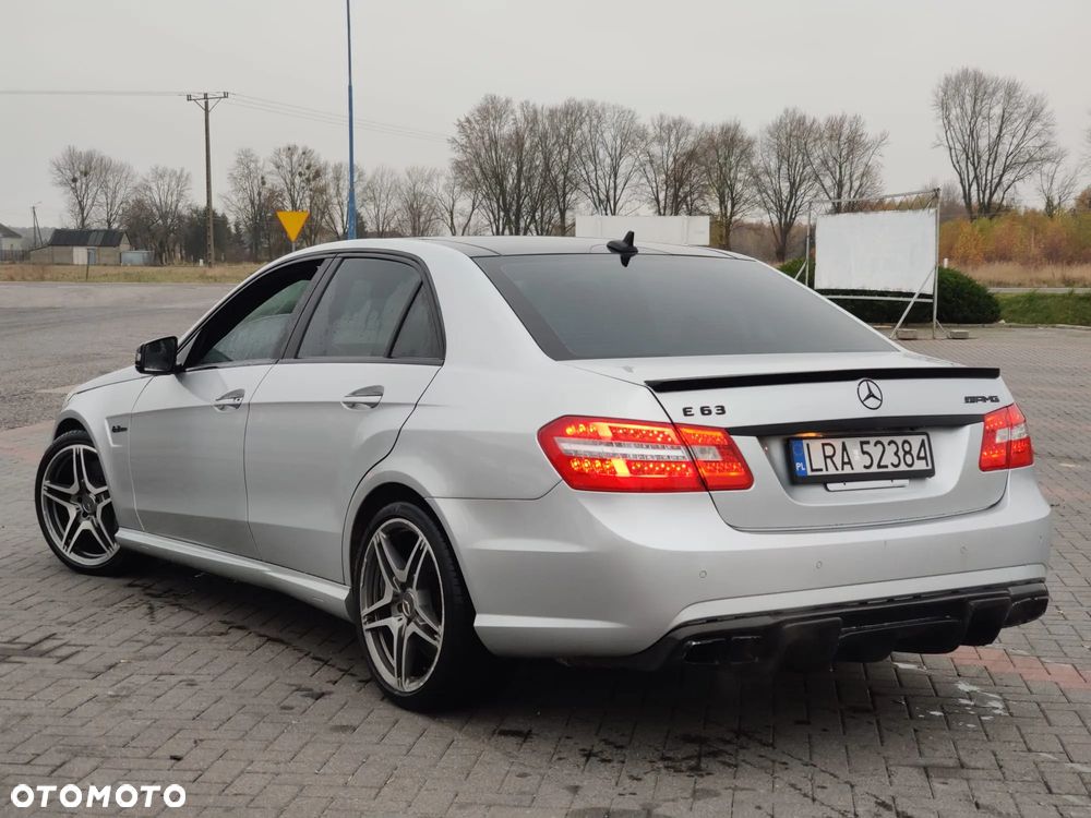Mercedes-Benz Klasa E 63 AMG T AMG Speedshift 7G-MCT - 36