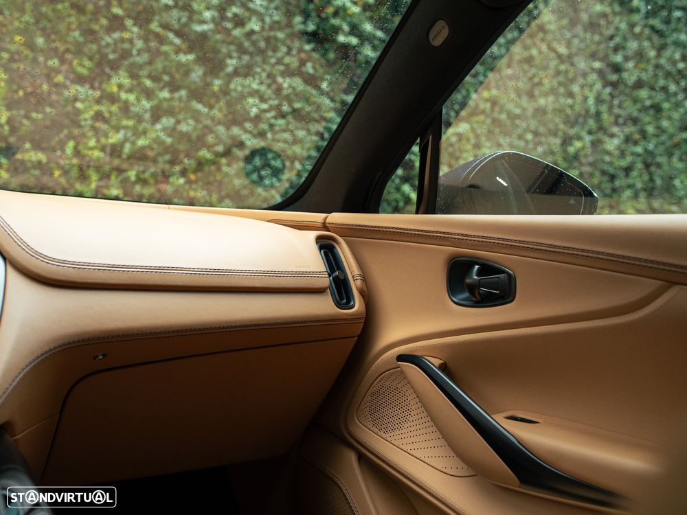 Aston Martin DBX Standard - 32