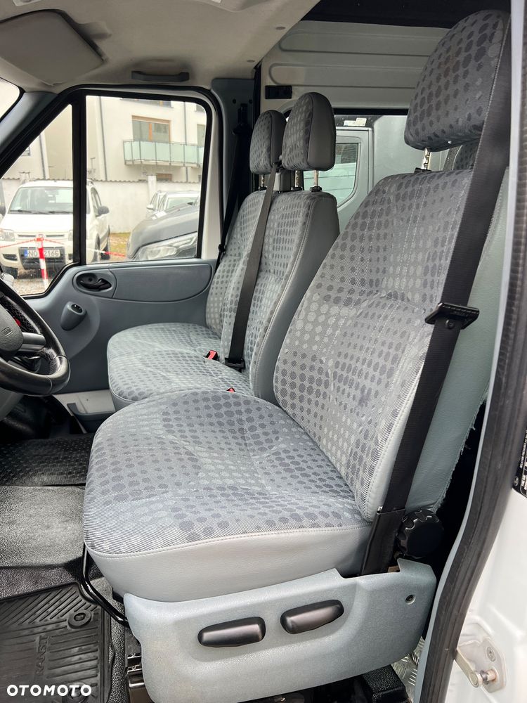 Ford Ford Transit Furgon Brygadowy 6 os. 4x4 L3H3 2.2 TDCI 125KM HAK 4x4 - 22