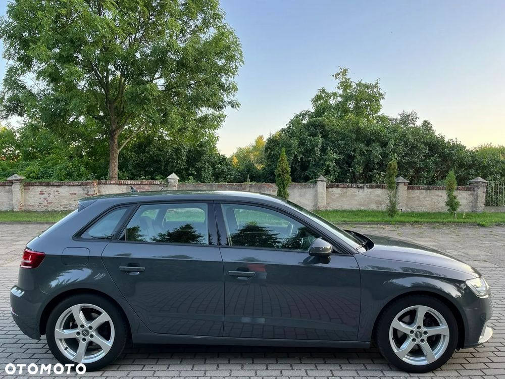 Audi A3 Sportback 2.0 TDI design - 7