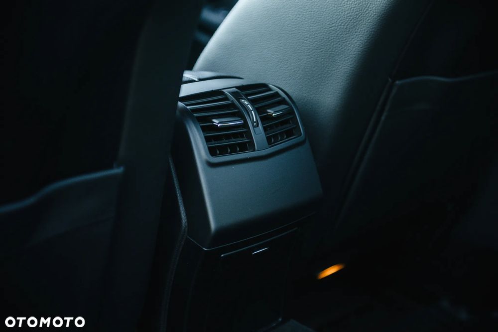Mercedes-Benz Klasa E 200 7G-TRONIC Avantgarde - 30