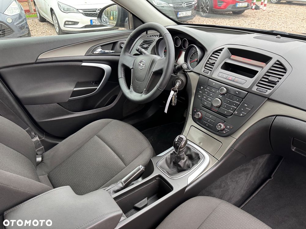 Opel Insignia 1.8 - 10