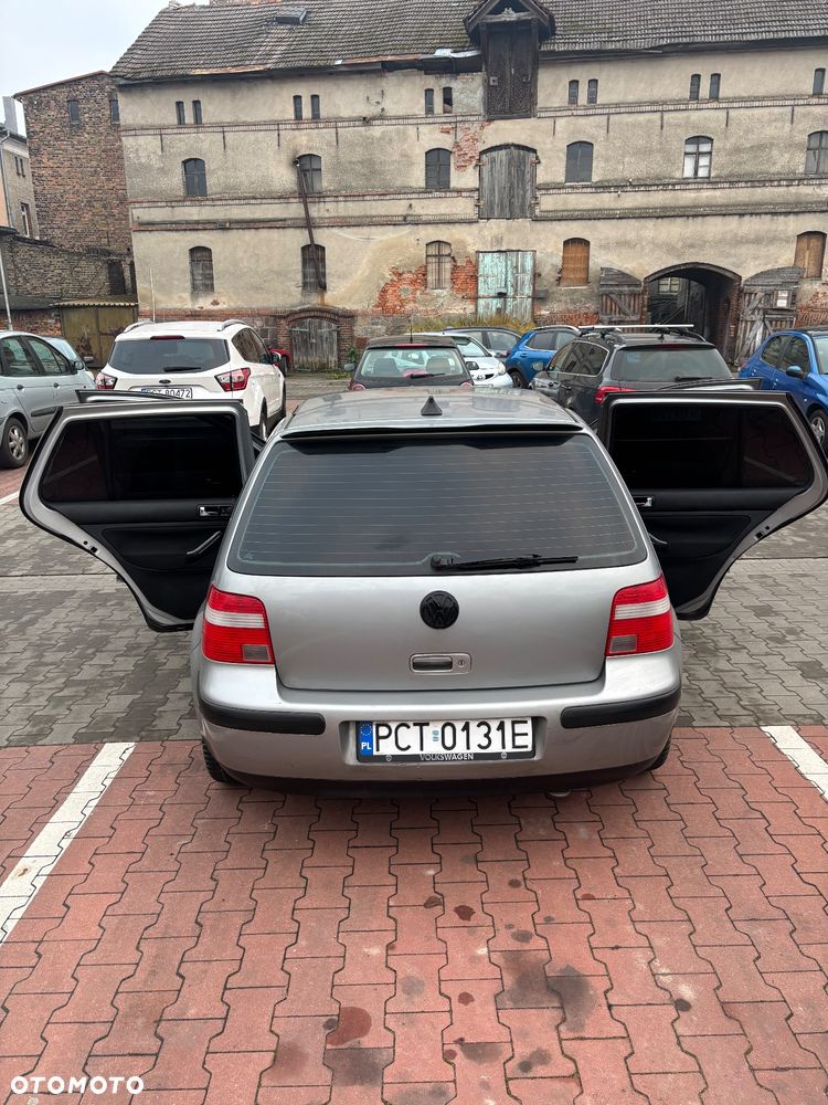 Volkswagen Golf - 4