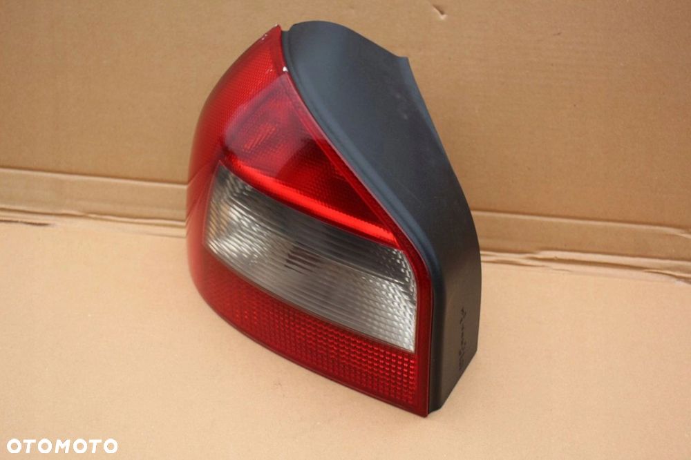 Lampa tył tylna LEWA lewy tył AUDI A3 8L HB 3D LIFT 8L0945095B - 2