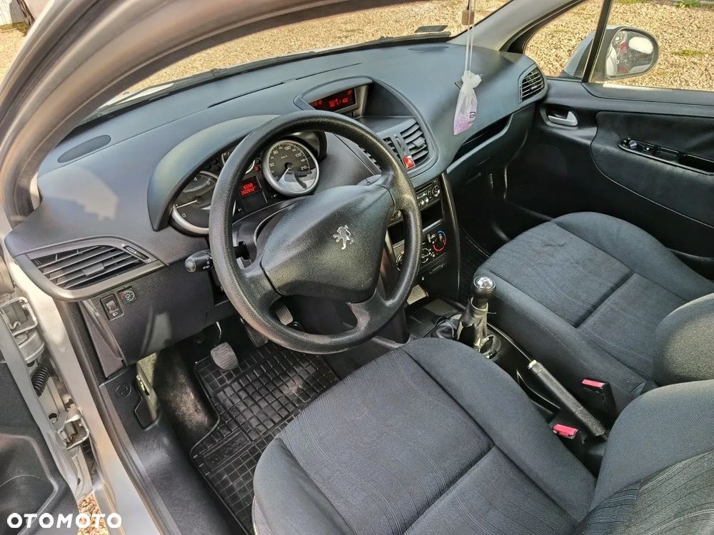 Peugeot 207 75 forever - 11