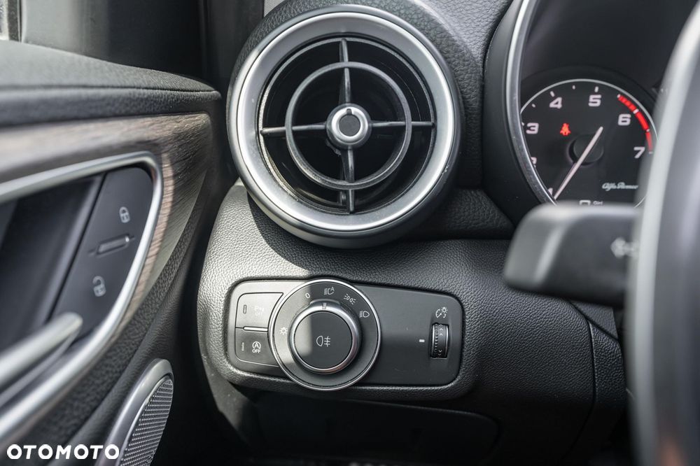 Alfa Romeo Giulia 2.0 Turbo Veloce TI Q4 - 22
