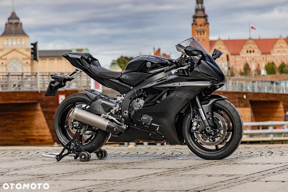 Yamaha R6 - 2