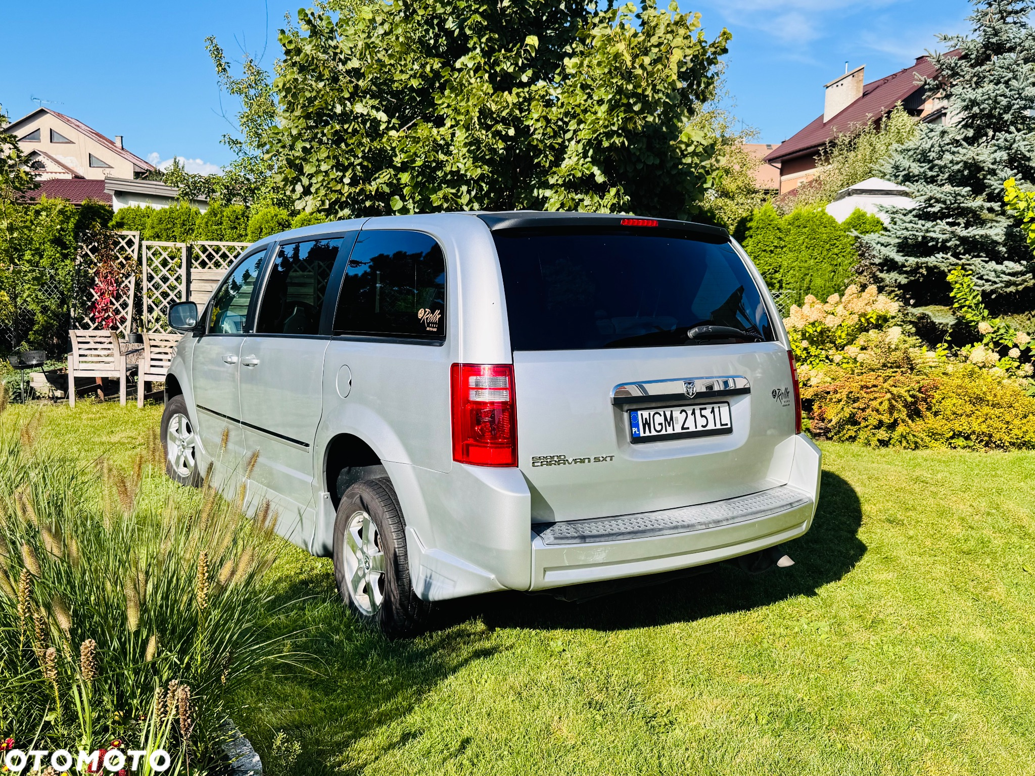 Dodge Caravan - 5