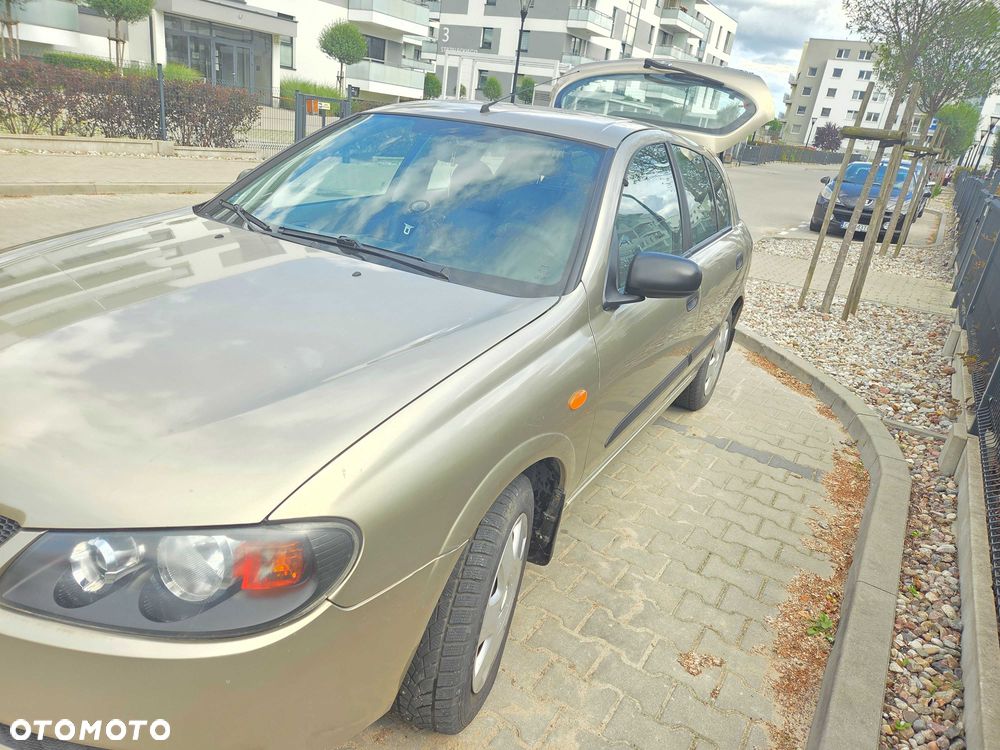 Nissan Almera - 1