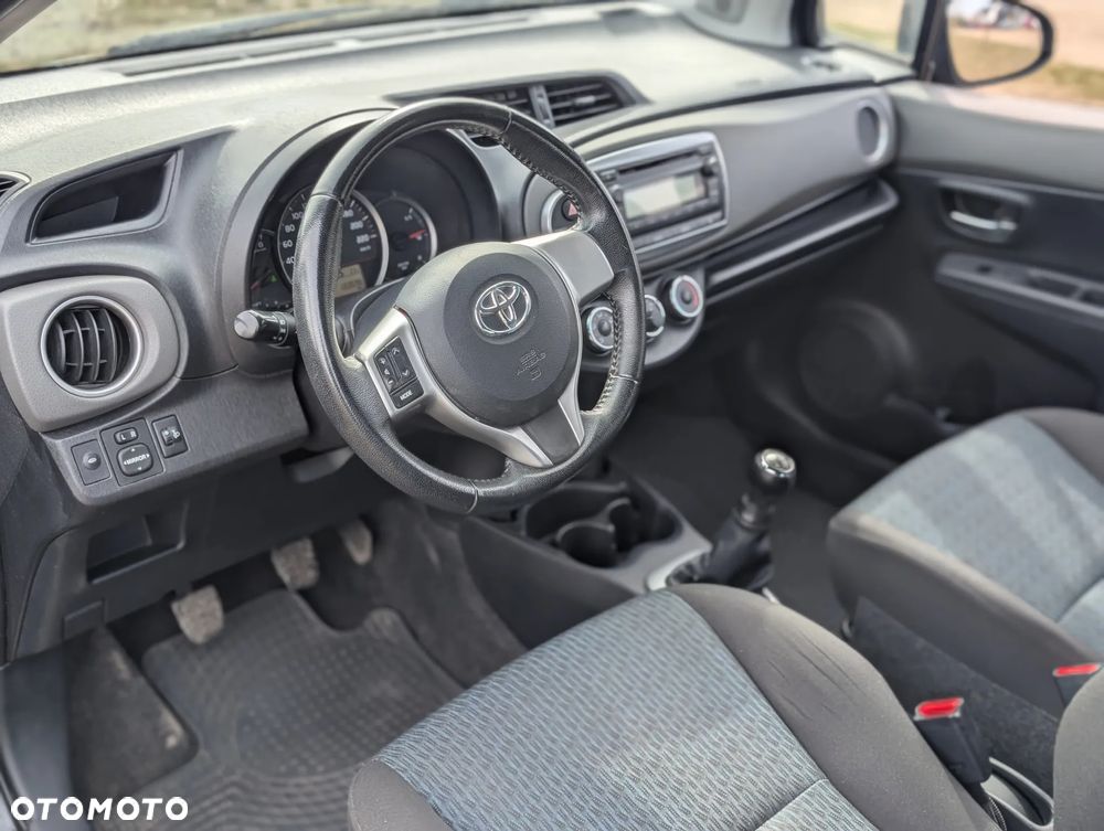 Toyota Yaris 1.0 Terra - 12