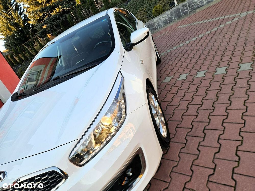 Kia Ceed 1.4 CVVT Dream-Team Edition - 15