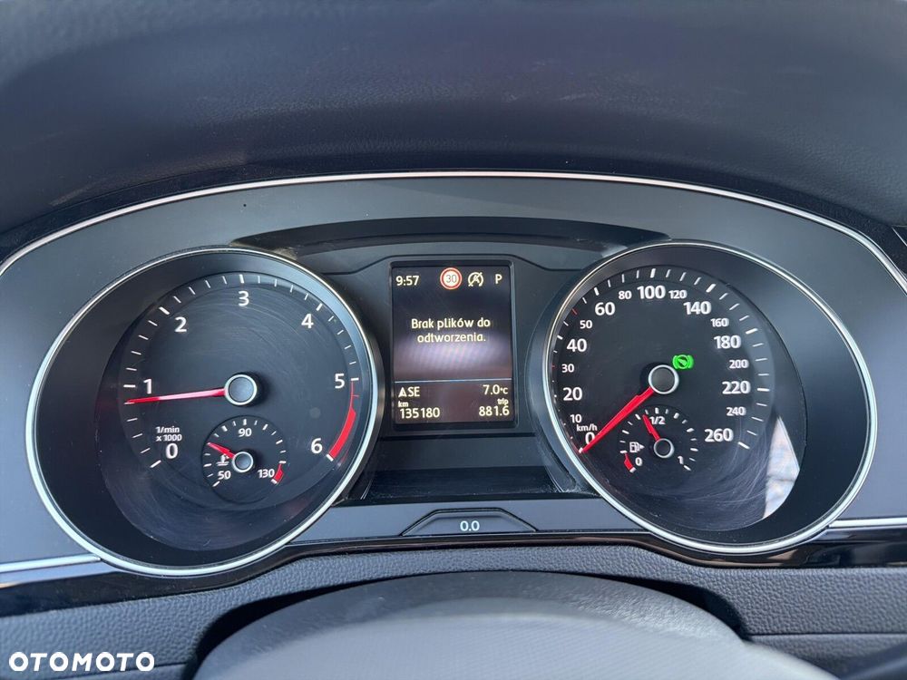 Volkswagen Passat - 15