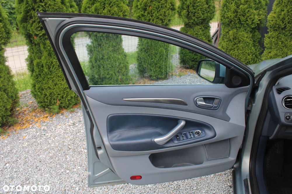 Ford Mondeo 1.8 TDCi Titanium - 19