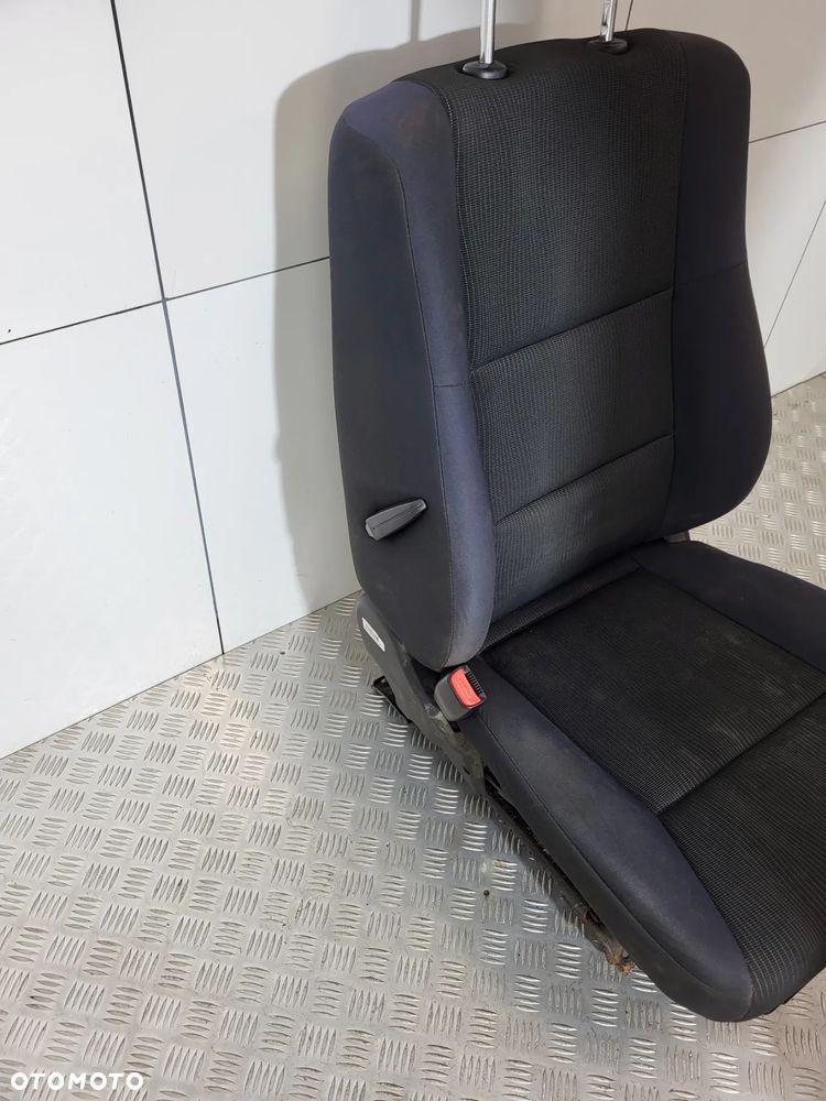 Ssangyong Actyon Sports II Fotel Lewy Przód - 17