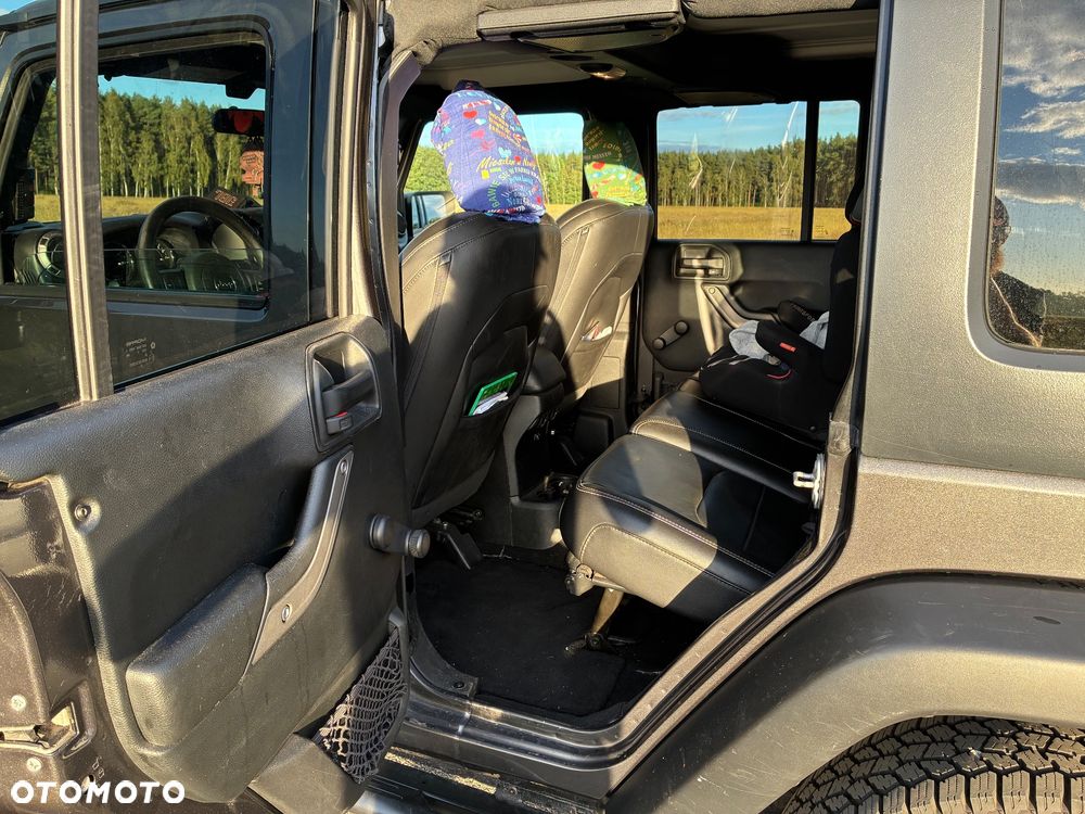 Jeep Wrangler - 32