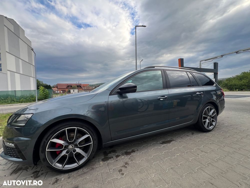 Skoda Octavia 2.0 TDI DSG RS - 2