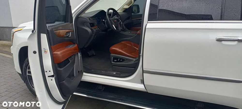 Cadillac Escalade - 17