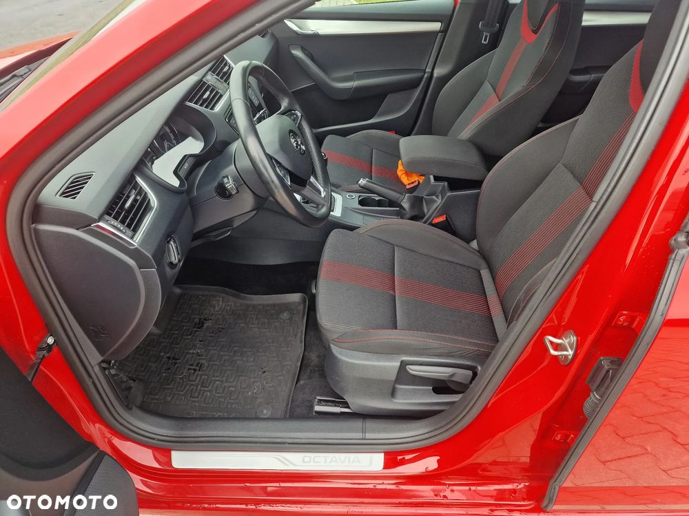 Skoda Octavia Combi 1.6 TDI Premium Edition - 19