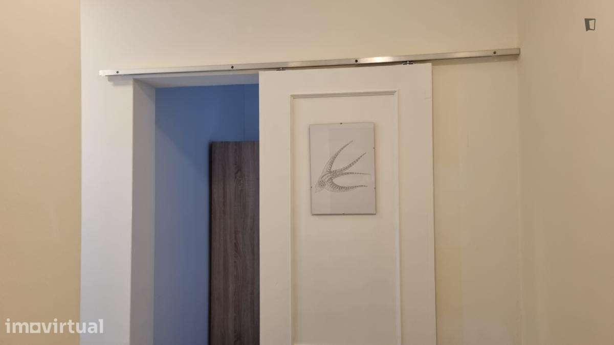 Quarto - localizado em Lisbon - Grande imagem: 3/27