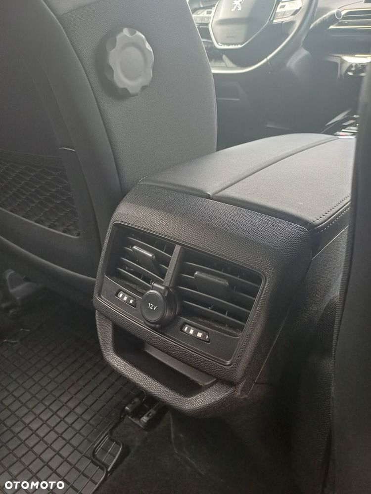 Peugeot 3008 1.2 PureTech Allure Pack S&S EAT8 - 33