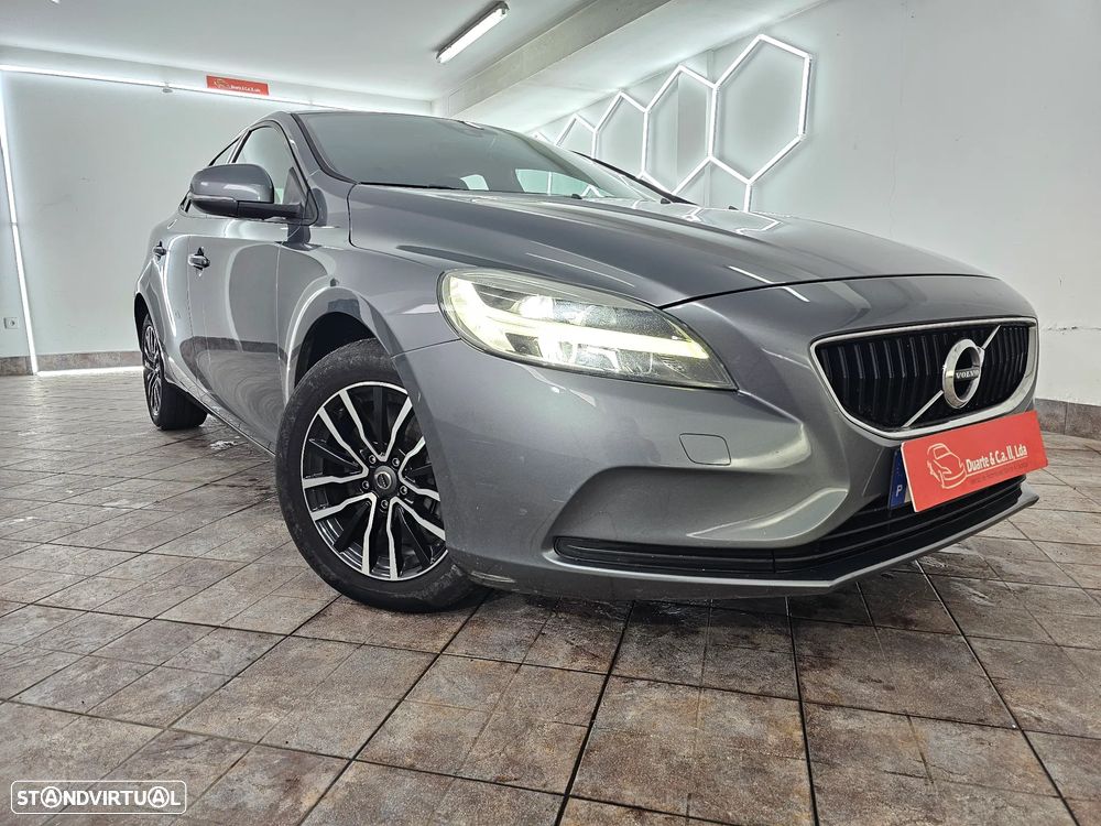 Volvo V40 2.0 D3 Momentum - 9
