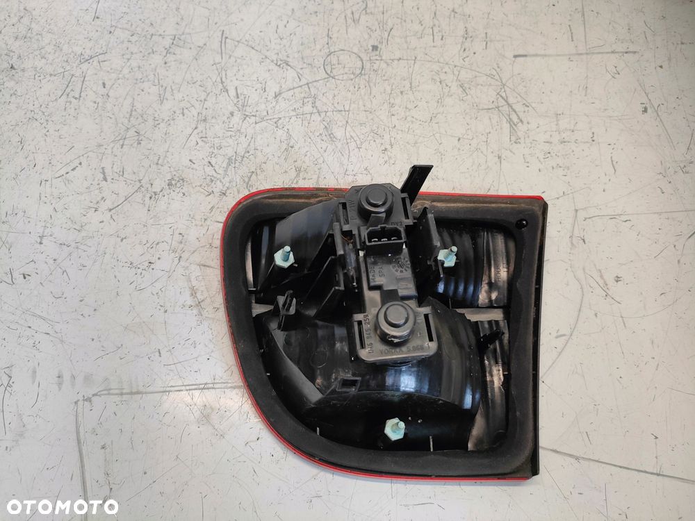 LEON I 98- LAMPA LEWY TYŁ W KLAPE - 4